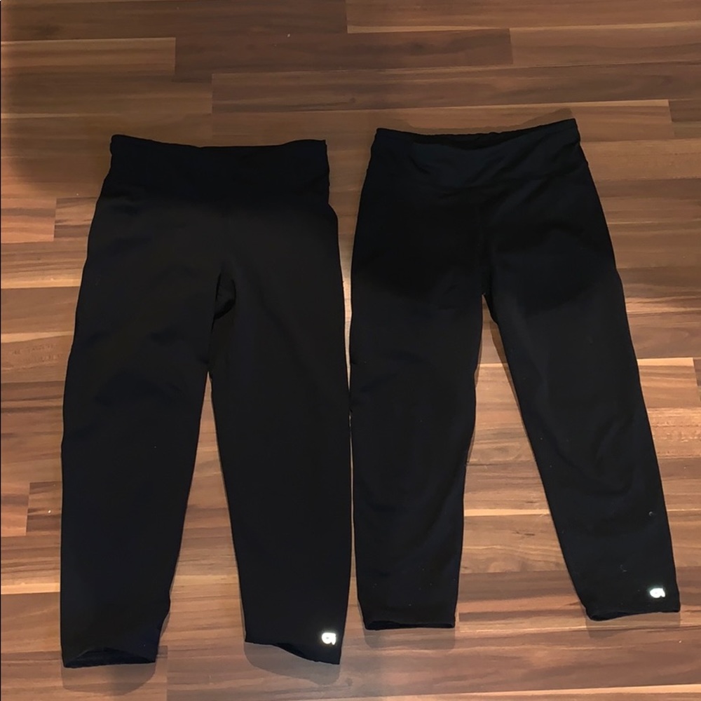 Full black GAP capri leggings